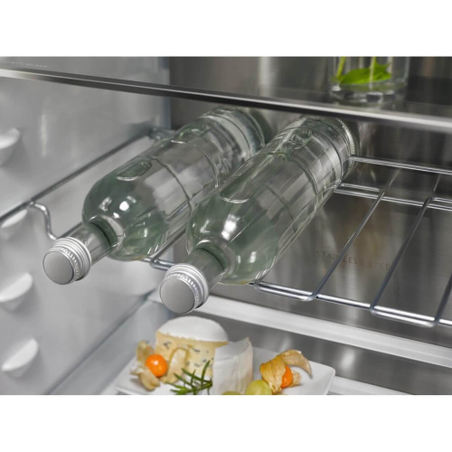 Холодильник встраиваемый Electrolux ENC8MD19S  