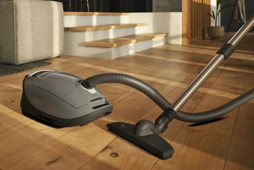 Пылесос Miele Complete C3 PowerLine SGDF3 125 Gala Edition Пылесос Miele Complete C3 PowerLine SGDF3 125 Gala Edition