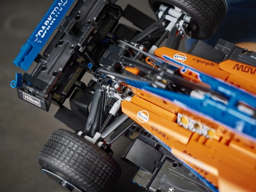 Конструктор LEGO Technic 42141 Гоночный автомобиль McLaren Formula 1