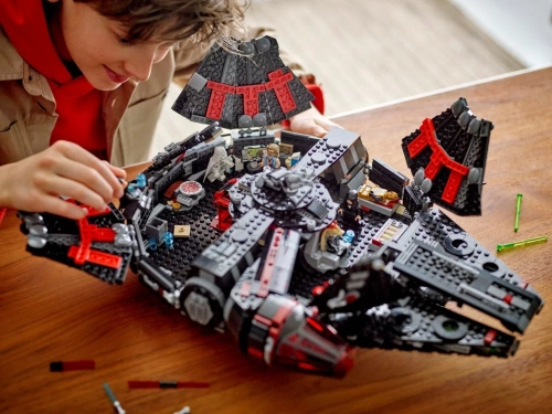 Конструктор LEGO Star Wars 75389 Тёмный Сокол Тысячелетия Конструктор LEGO Star Wars 75389 Тёмный Сокол Тысячелетия