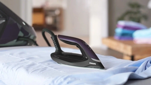 Парогенератор Philips PSG8160/30 черный/фиолетовый Парогенератор Philips PSG8160/30 черный/фиолетовый