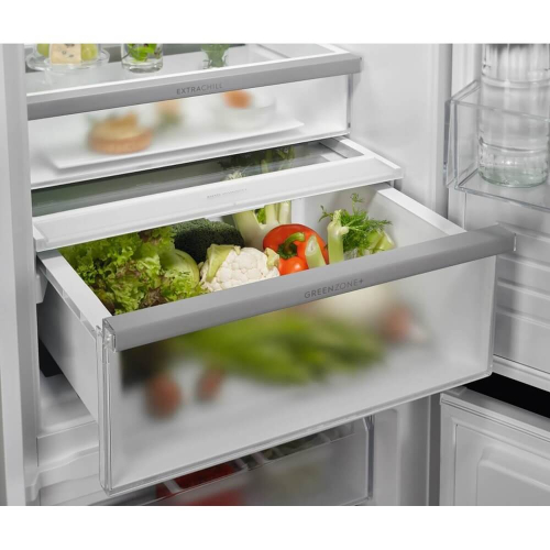 Холодильник встраиваемый Electrolux ENC8MD19S  