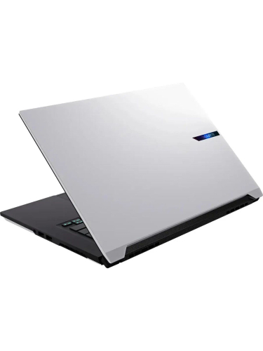 Ноутбук Gigabyte Aero X16 1WH, 16" (2560x1600) IPS 165 Гц/AMD Ryzen AI 7 350/16 ГБ DDR5/1024 ГБ SSD/NVIDIA GeForce RTX 5070 для ноутбуков (8 Гб)/Без системы, Серебристый (1WH93KZC94DD)